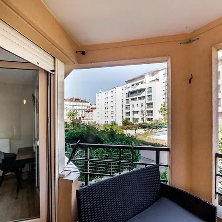 Apartment In | Chic & Parking Lyon